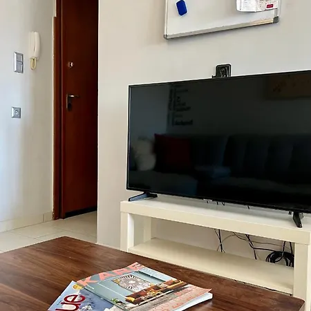 Center/navarinou Modern Apt. With Queen Bed Apartment *