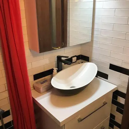 Apartament Center/navarinou Modern Apt. With Queen Bed *